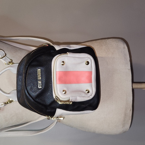 💥 Steve Madden Faux Leather Mini Backpack - Picture 2 of 6